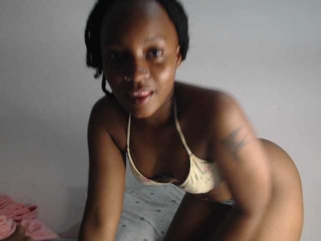 Sexxy-miss live cam on BongaCams