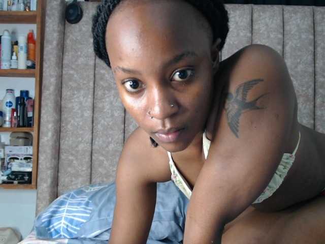 Sexxy-miss live cam preview