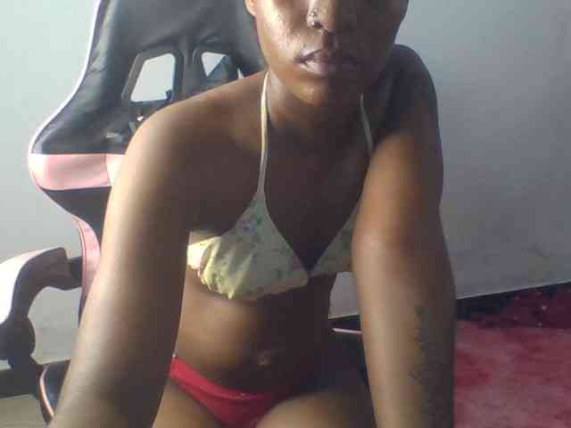 Sexxy-miss webcam