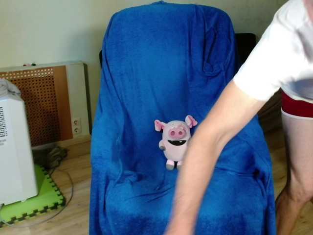 MrHrundelus live webcam show