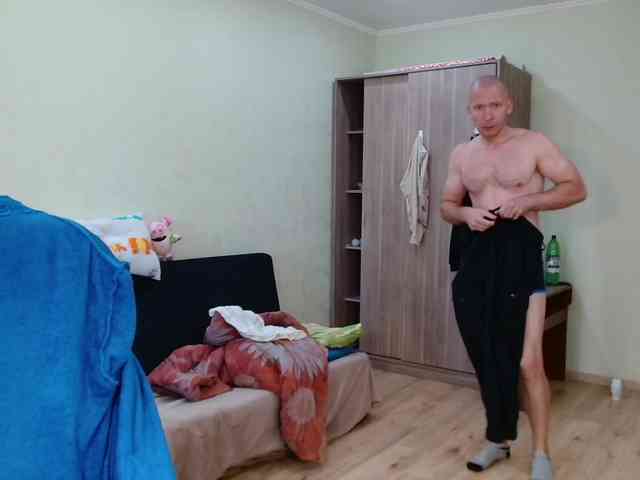 MrHrundelus Live Webcam on BongaCams