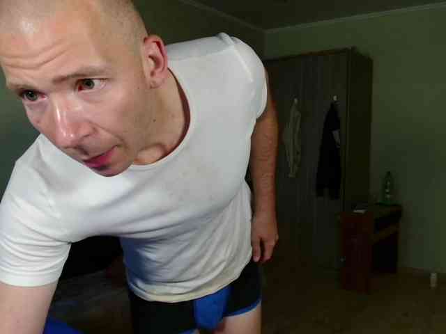 MrHrundelus Live Webcam on BongaCams