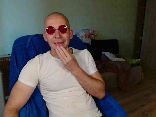Mrhrundelus's cam show statistics and live stream