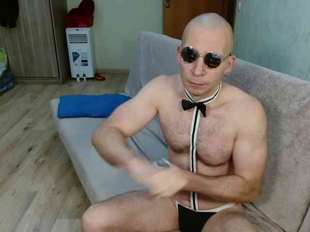 Mrhrundelus's cam show statistics and live stream