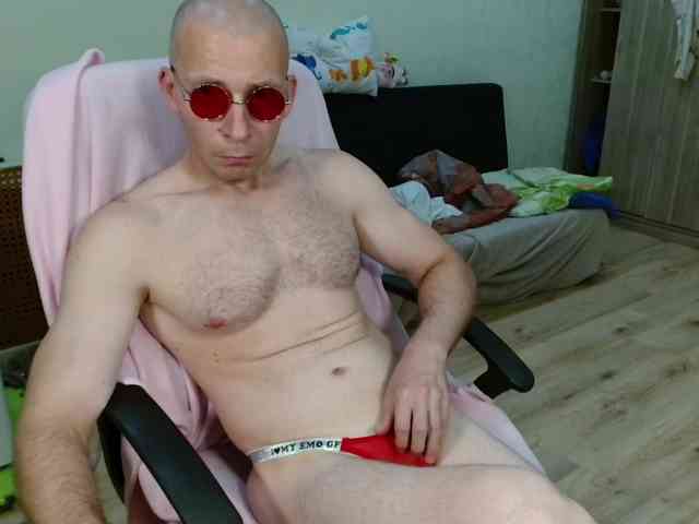 MrHrundelus Live Webcam on BongaCams