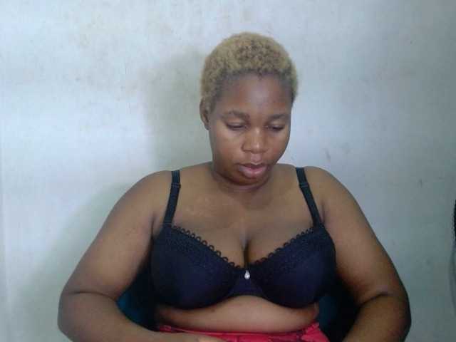 Juicypie live cam on BongaCams