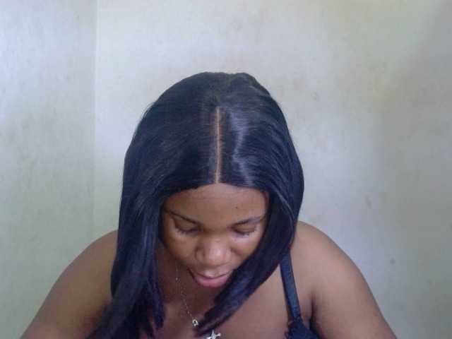 Juicypie live cam on BongaCams