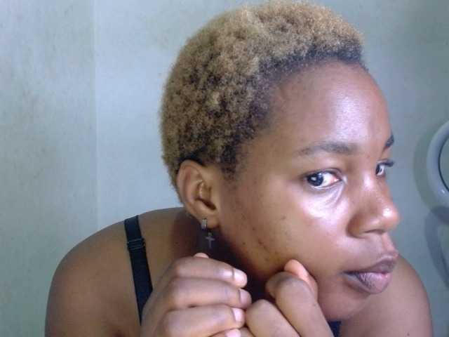 Juicypie live cam on BongaCams