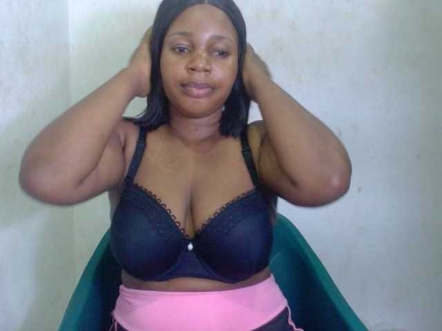 Juicypie live cam on BongaCams