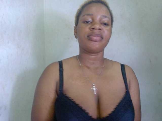 Juicypie live cam on BongaCams