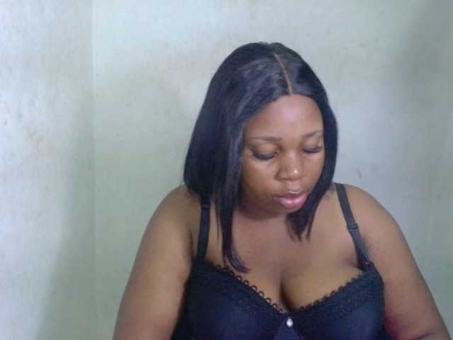 Juicypie live cam on BongaCams