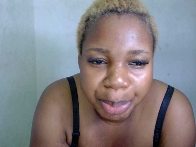 Juicypie live cam on BongaCams