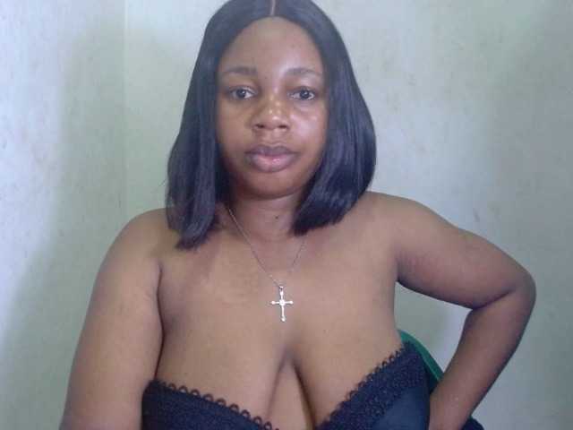 Juicypie live cam on BongaCams