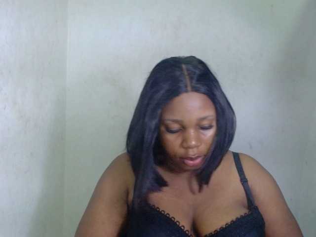 Juicypie live cam on BongaCams