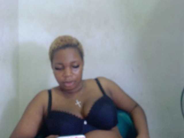 Juicypie live cam on BongaCams