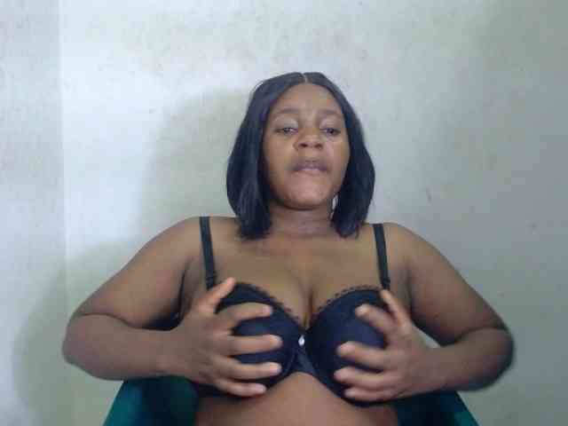 Juicypie Live Webcam on BongaCams