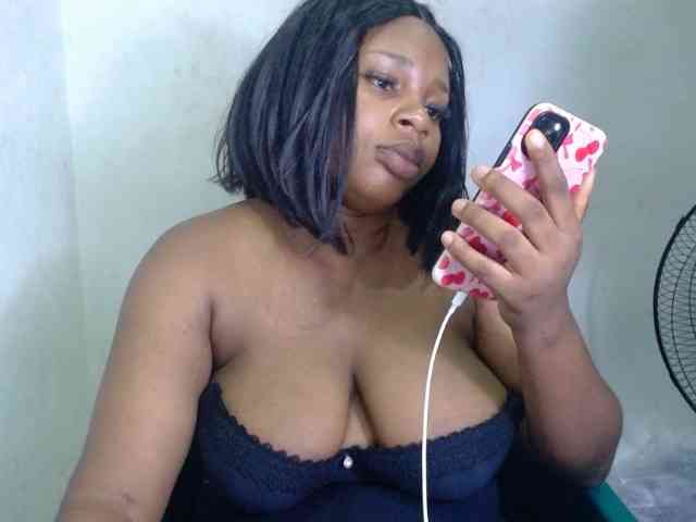 Juicypie Live Webcam on BongaCams