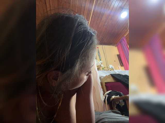 DaniiSexyy live cam on BongaCams