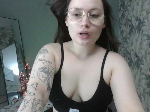 Amelimali live cam on BongaCams