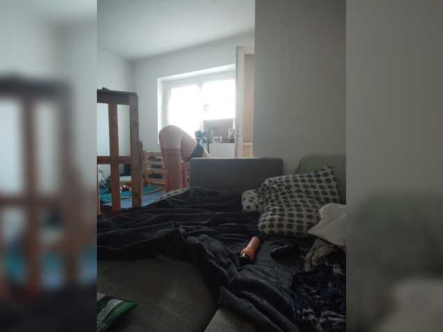 Evittaellite11 live webcam show