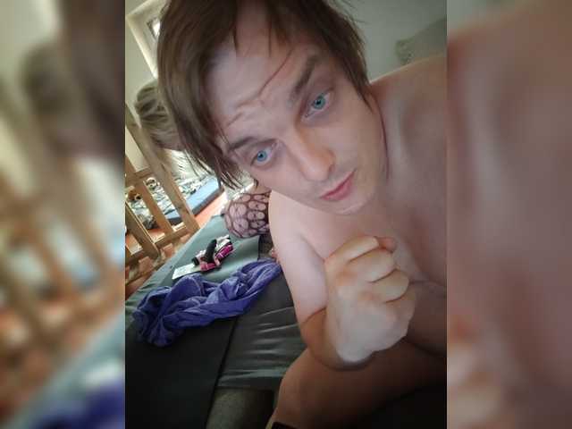 Evittaellite11 live cam on BongaCams