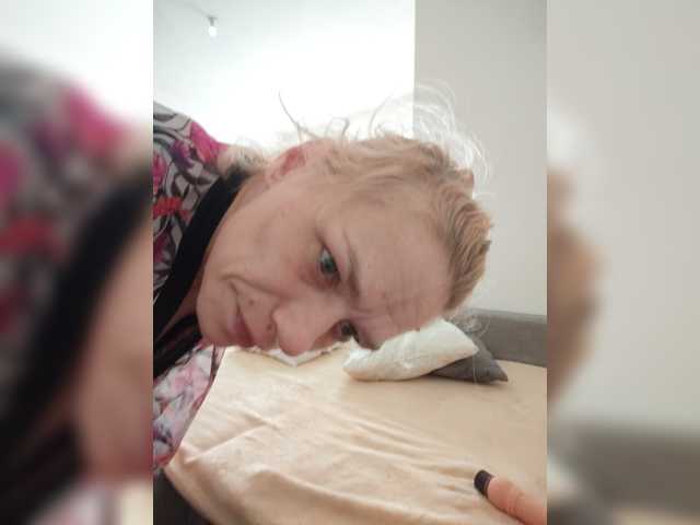 Evittaellite11 live webcam show