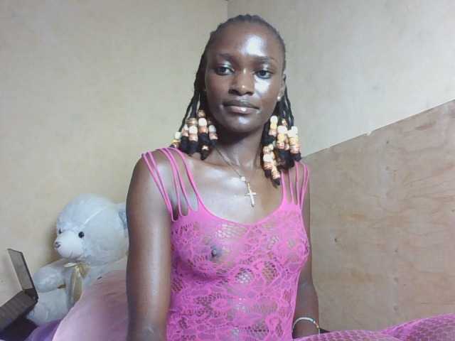 sweetlunab live cam on BongaCams