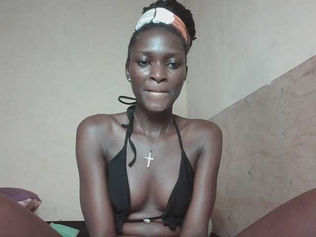 sweetlunab live cam on BongaCams