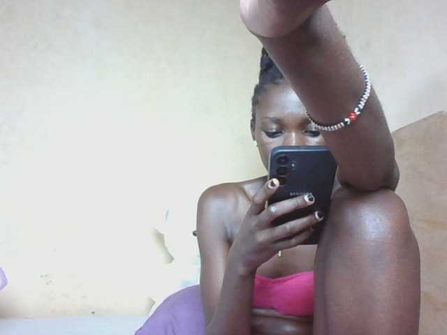 sweetlunab live cam on BongaCams