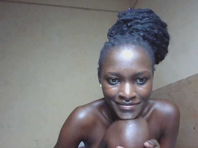 sweetlunab live cam on BongaCams