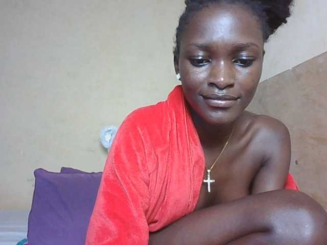 sweetlunab live cam on BongaCams