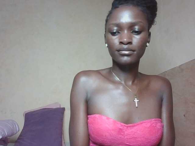 sweetlunab live cam on BongaCams