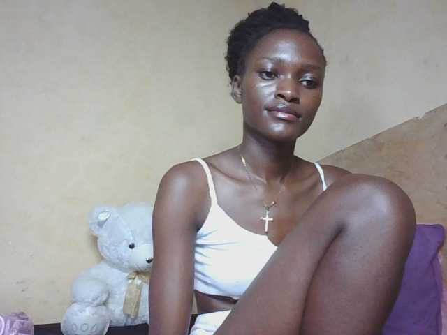 sweetlunab live cam on BongaCams