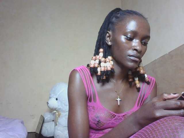 sweetlunab live cam on BongaCams