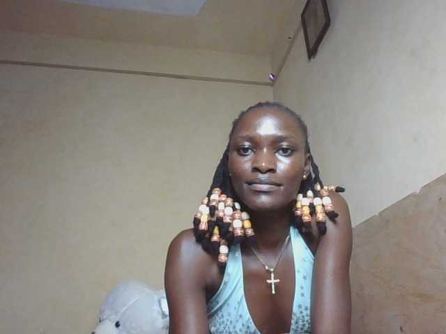 sweetlunab live cam on BongaCams