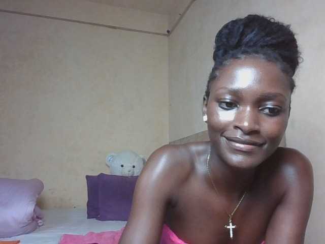 sweetlunab live cam on BongaCams