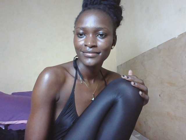 sweetlunab live cam on BongaCams