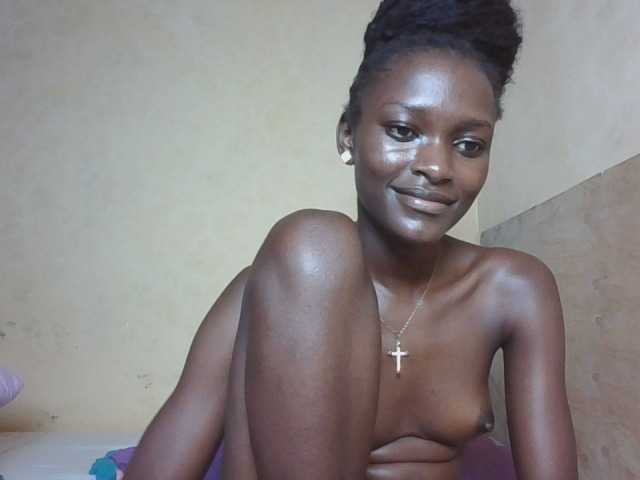 sweetlunab live cam on BongaCams