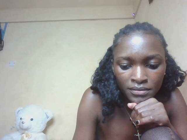 sweetlunab live cam on BongaCams