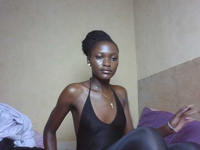 sweetlunab live cam on BongaCams