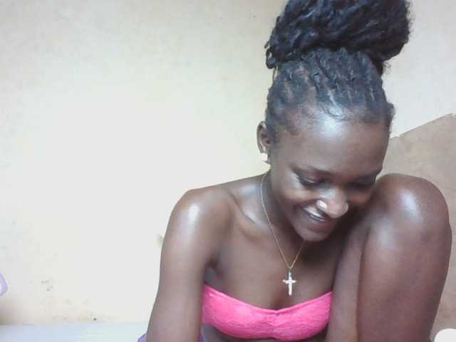 sweetlunab live cam on BongaCams
