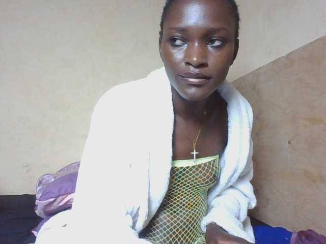 sweetlunab live cam on BongaCams