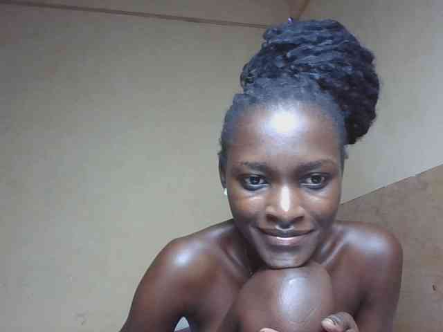 sweetlunab Live Webcam on BongaCams