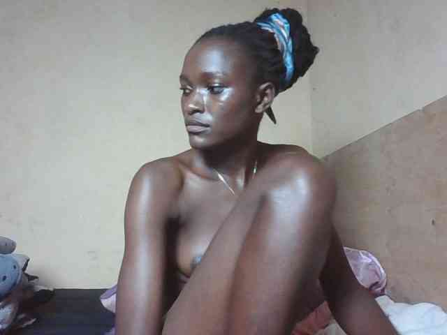 sweetlunab Live Webcam on BongaCams