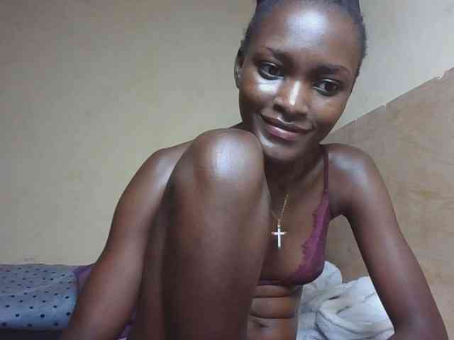 sweetlunab Live Webcam on BongaCams