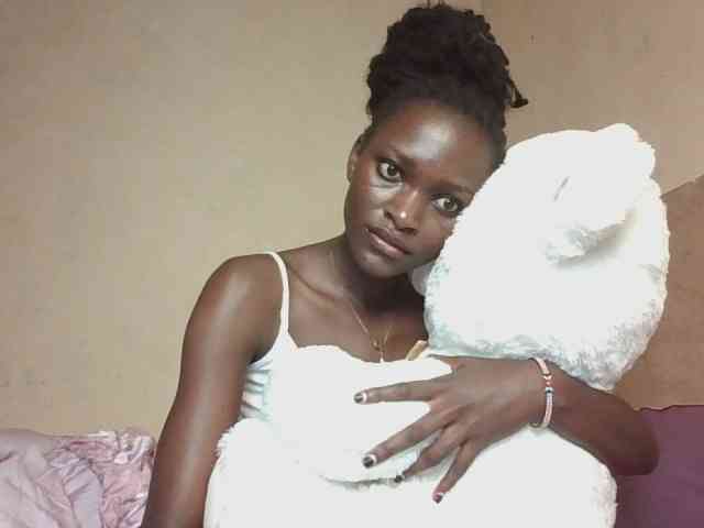 sweetlunab Live Webcam on BongaCams
