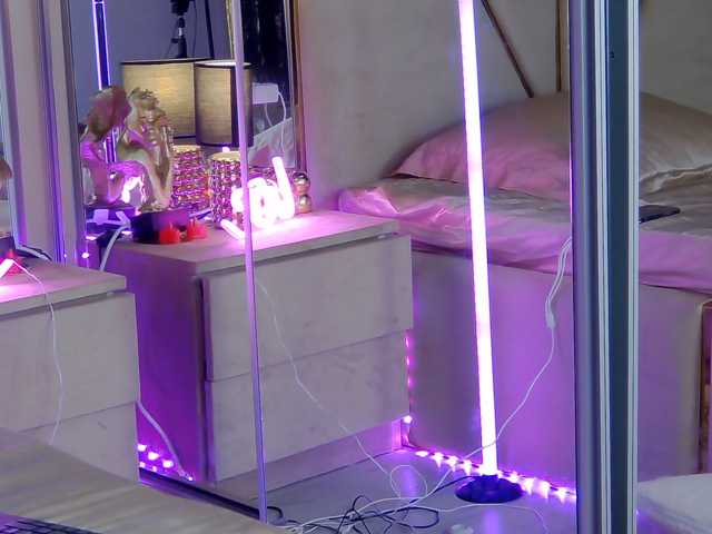 ZenaidaBelmont live cam on BongaCams
