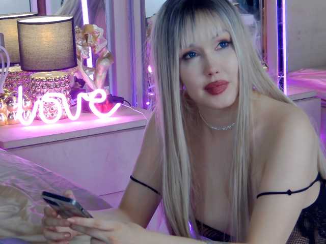 ZenaidaBelmont live cam on BongaCams
