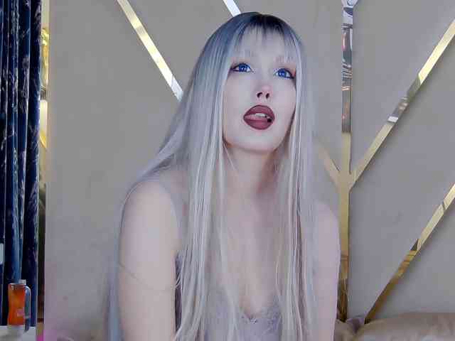 モデル: ZenaidaBelmont