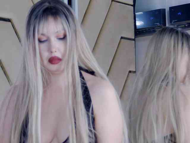 モデル: ZenaidaBelmont